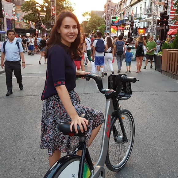 Welcome to my closet! - Picture 3 of 3